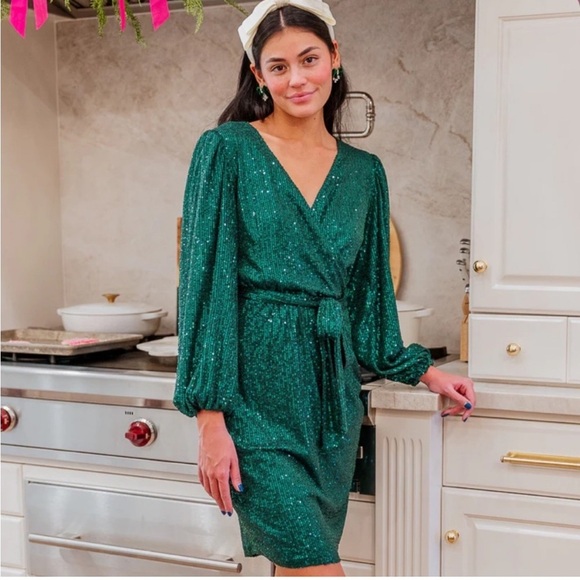 Ivy City Co Jagger Dress in Green Sequin in size Small, New with Tags - Picture 2 of 8